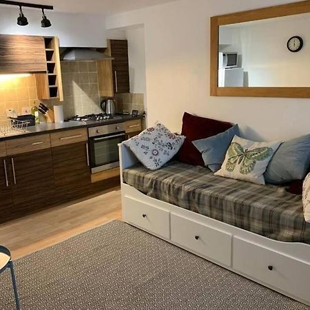 Ferienwohnung The Snug, A Great Flat In The Heart Of Peebles. Exterior foto